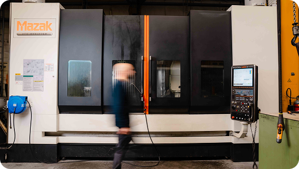 Vijf CNC-freesmachines in de werkplaats van Aelbrecht-Maes
