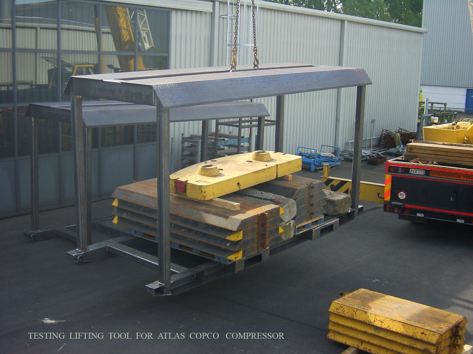 Hefgereedschap voor Atlas (2004) door Aelbrecht-Maes