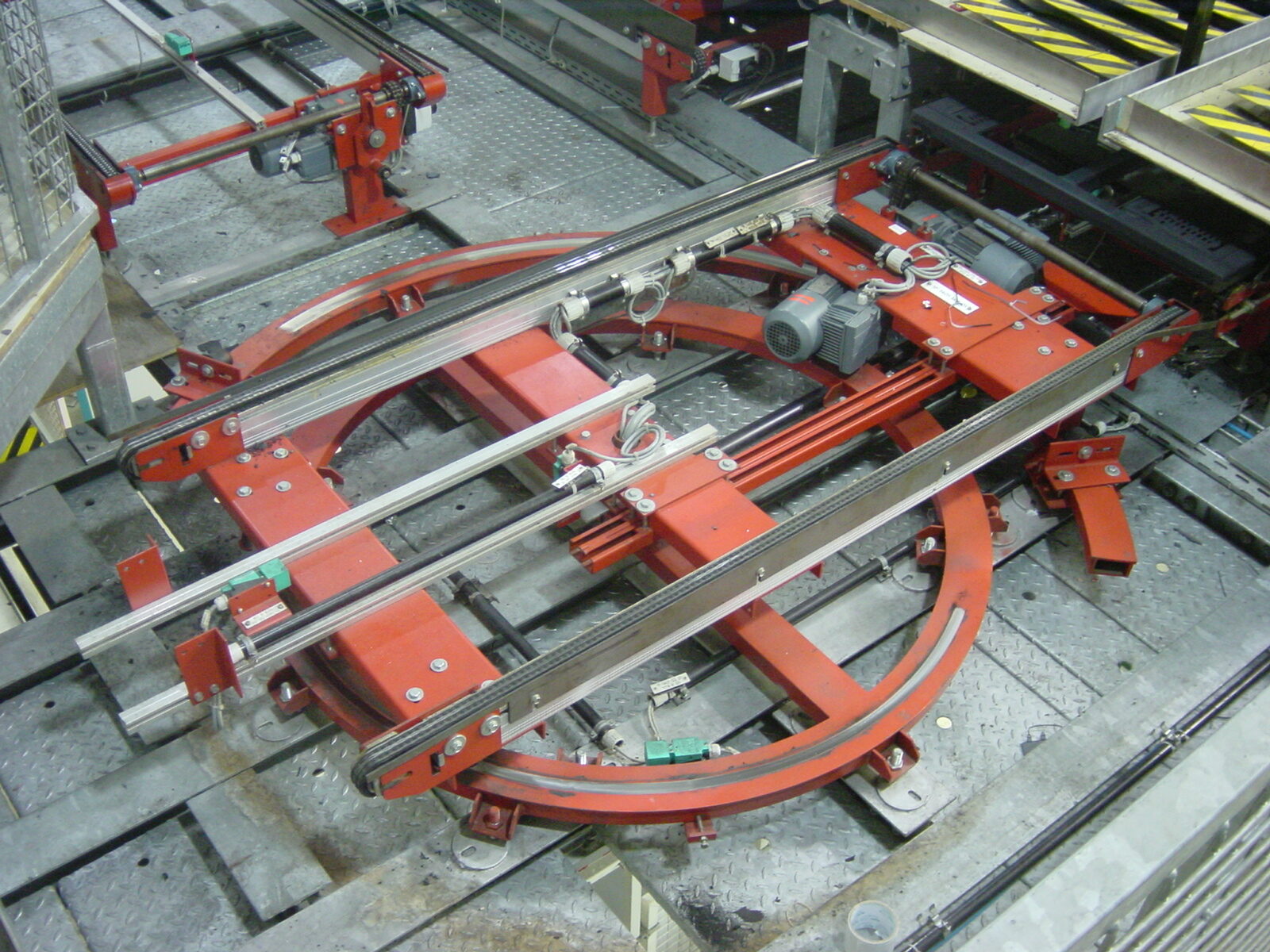 Maatwerk machinewerk voor Plastal (2006) door Aelbrecht-Maes