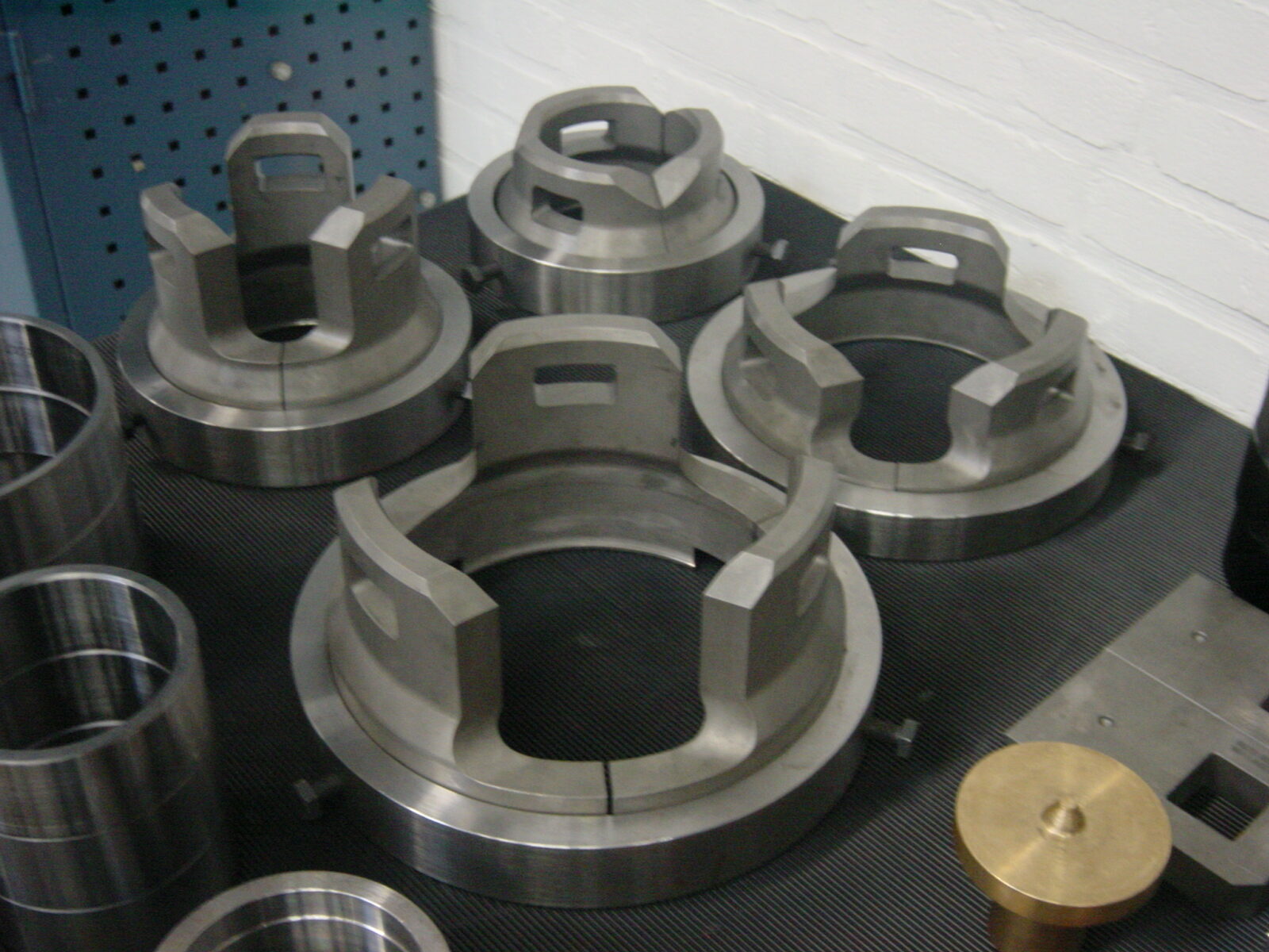 Machinewerk voor Atlas (2004) door Aelbrecht-Maes