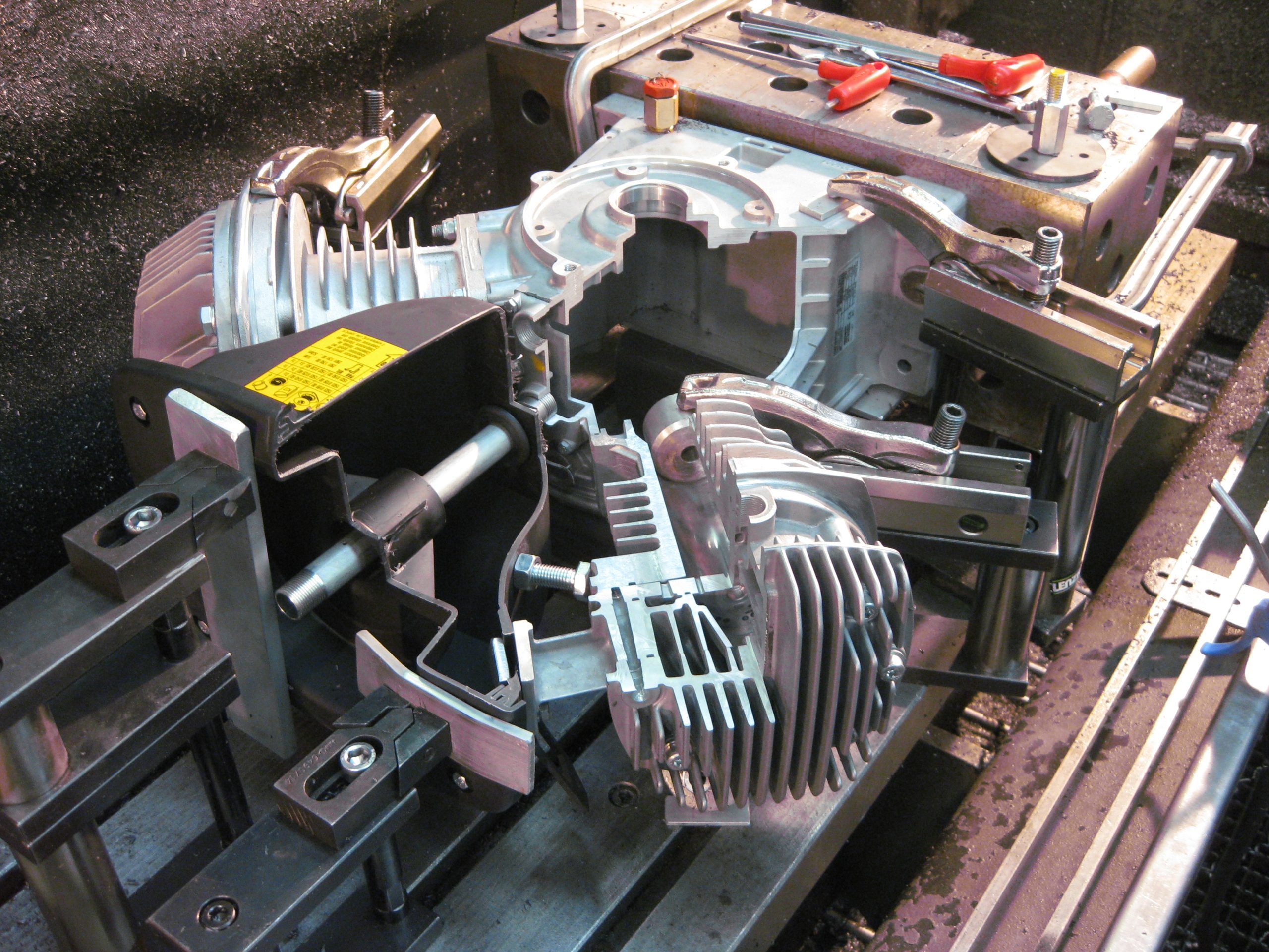 Machinewerk voor Atlas (2011) door Aelbrecht-Maes